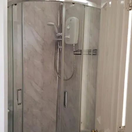 Furnished 1br Contractors, Business * Leeds (West Yorkshire)