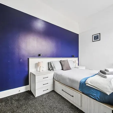 One Bedroom House By Brookland Serviced Short Lets Leedswith Free Wifi شقة ليدز