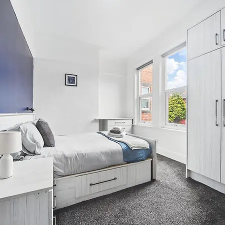 شقة One Bedroom House By Brookland Serviced Short Lets Leedswith Free Wifi